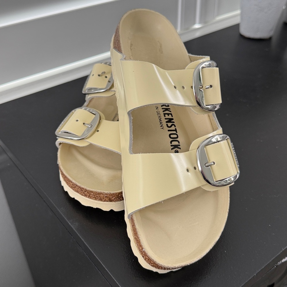Birkenstock NEW Size 7 1/2 (38 )Narrow Arizona Big Buckle Sandals